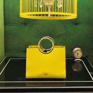 White rock road Sam in yellow